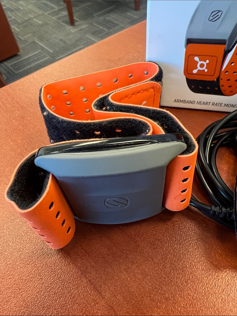 Orangetheory OT Beat Flex Armband Heart Rate Monitor with USB Charger - Picture 4 of 7